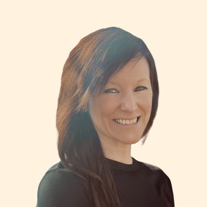 Ashlee Kinas, Therapist