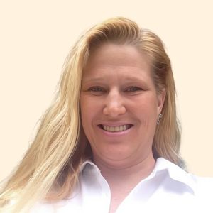 Tomi Flack, Therapist