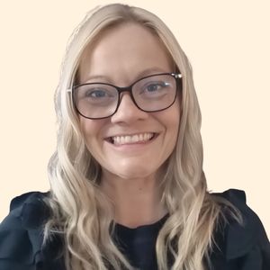 Greer Gust, Therapist