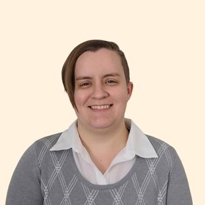 Chelsea Henderson, Therapist
