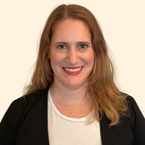 Adrianna Laufer, Therapist