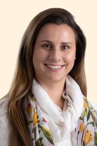 Amanda Mills, Therapist
