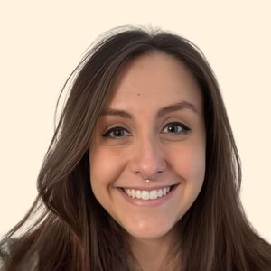 Ashley Olinder, Therapist