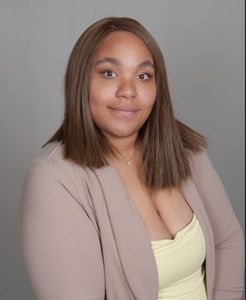 Jakayla Crowley, Therapist