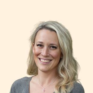 Holly Bates, Therapist