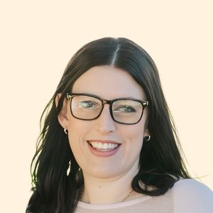 Melanie McCummiskey, Therapist