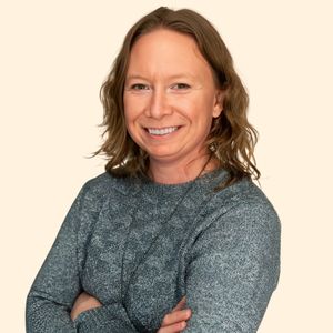 Danielle Spitzer, Therapist