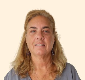 Mrs. Suzan Cahill, Therapist