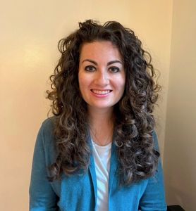 Ashley Kenna, Therapist