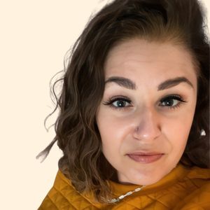 Alicia K Leslie, Therapist