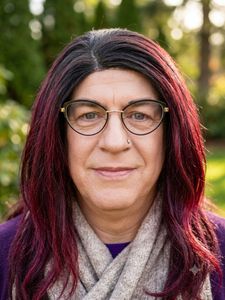 Gayle Jones, Therapist