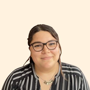 Cayla Lund, Therapist