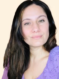 Larissa Peralta, Therapist