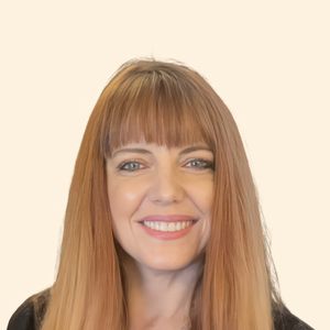 Jennifer Tapia, Therapist
