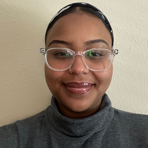 Aya Eltahir, Therapist