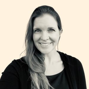 Emily Lindley, Therapist