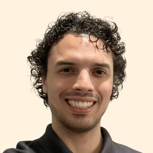 Jonathan Hernandez, Therapist