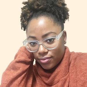 Aleshia Davis, Therapist