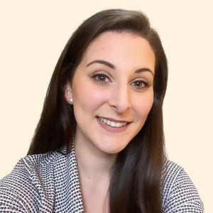 Julianna Sanjuan, Therapist