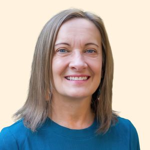 Marianne Sharon, Therapist
