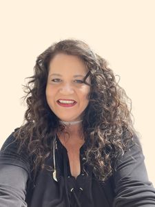 Gina Tedesco, Therapist