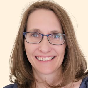 Patricia Crowder, Therapist