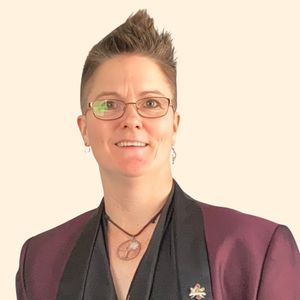 Kelly Beyer, Therapist