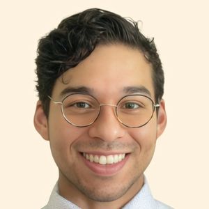 Gustavo Caceres, Therapist