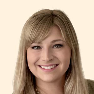 Christina Louf, Therapist