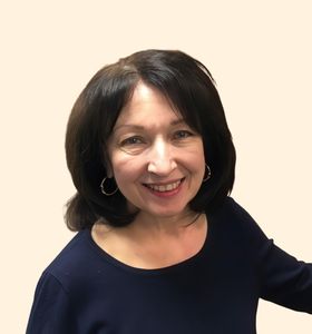Maria Lai, Therapist