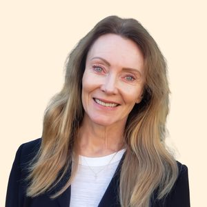 Melanie Dawson, Therapist