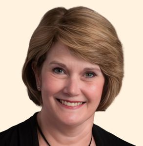 Beth Lee, Therapist
