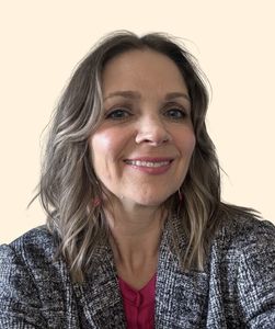 Beth D'Arrissi, Therapist