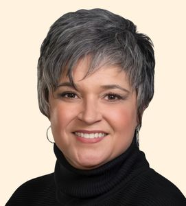 Lisa Blaeser, Therapist