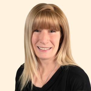 Nicole Smith, Therapist