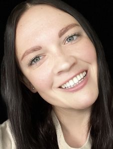 Mariia Sen, Therapist