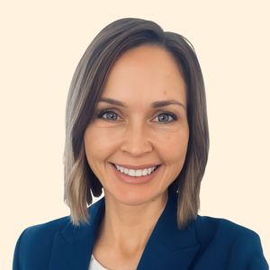Dawn Dickinson, Therapist