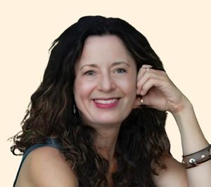 Stephanie Troy, Therapist