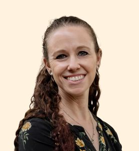 Dana Krumholz, Therapist