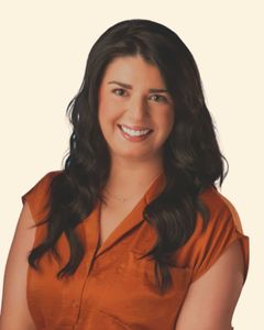 Madison Lindaman, Therapist