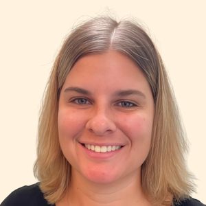 Kari Olsen, Therapist