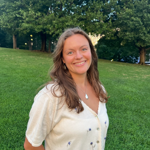 Sarah Rose Nickandros, Therapist