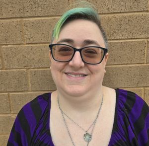 Kayla Mangen, Therapist