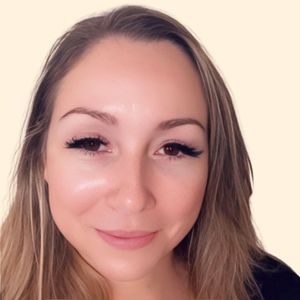 Alyssa Stone, Therapist