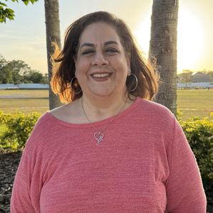 Ines Vilar, Therapist