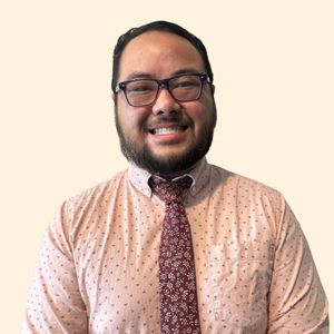 Blong Lor, Therapist