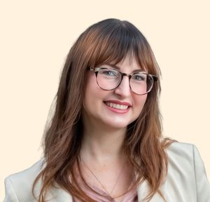 Leslie Clements, Therapist