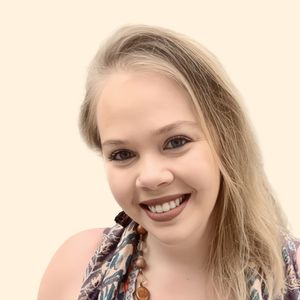 Kristen Bumgarner, Therapist