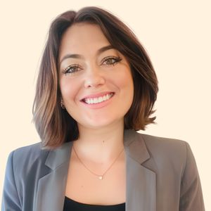 Brittany Hoegberg, Therapist