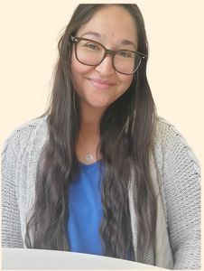 Shanda Mroz, Therapist